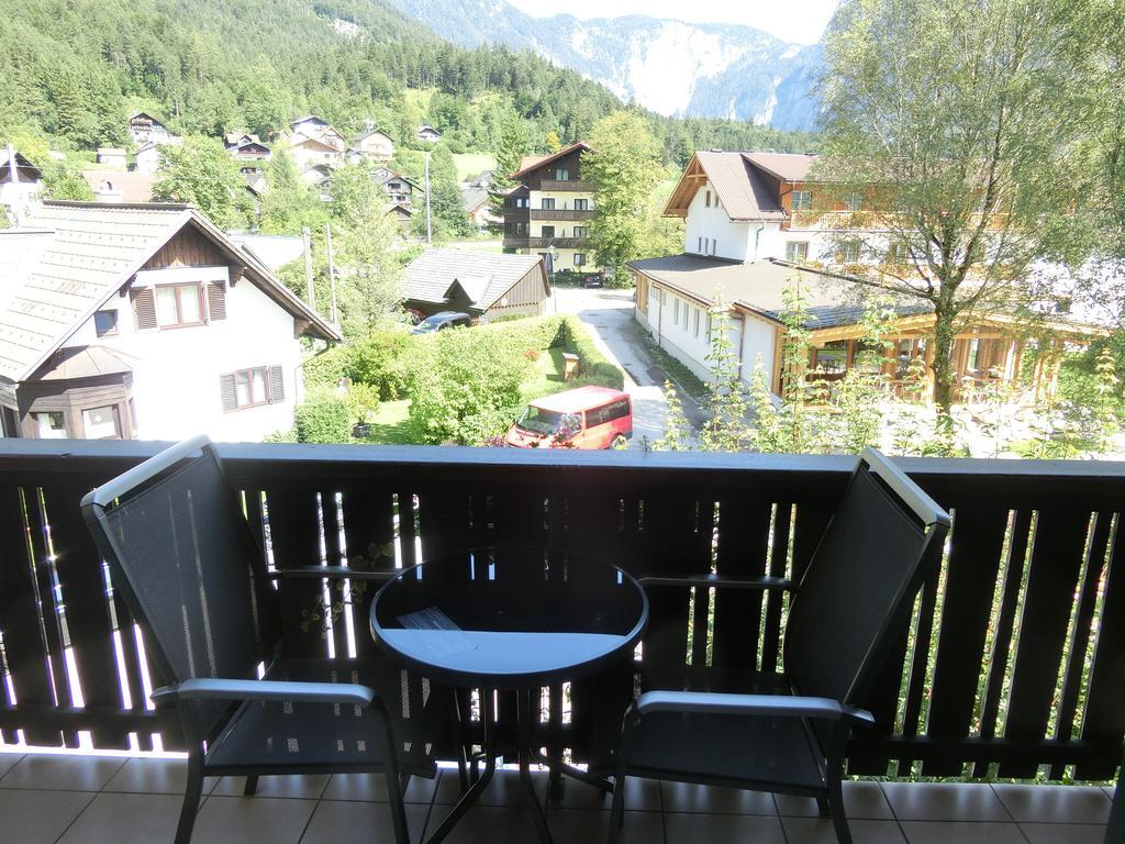 Hotel Haus Am See Obertraun Bagian luar foto